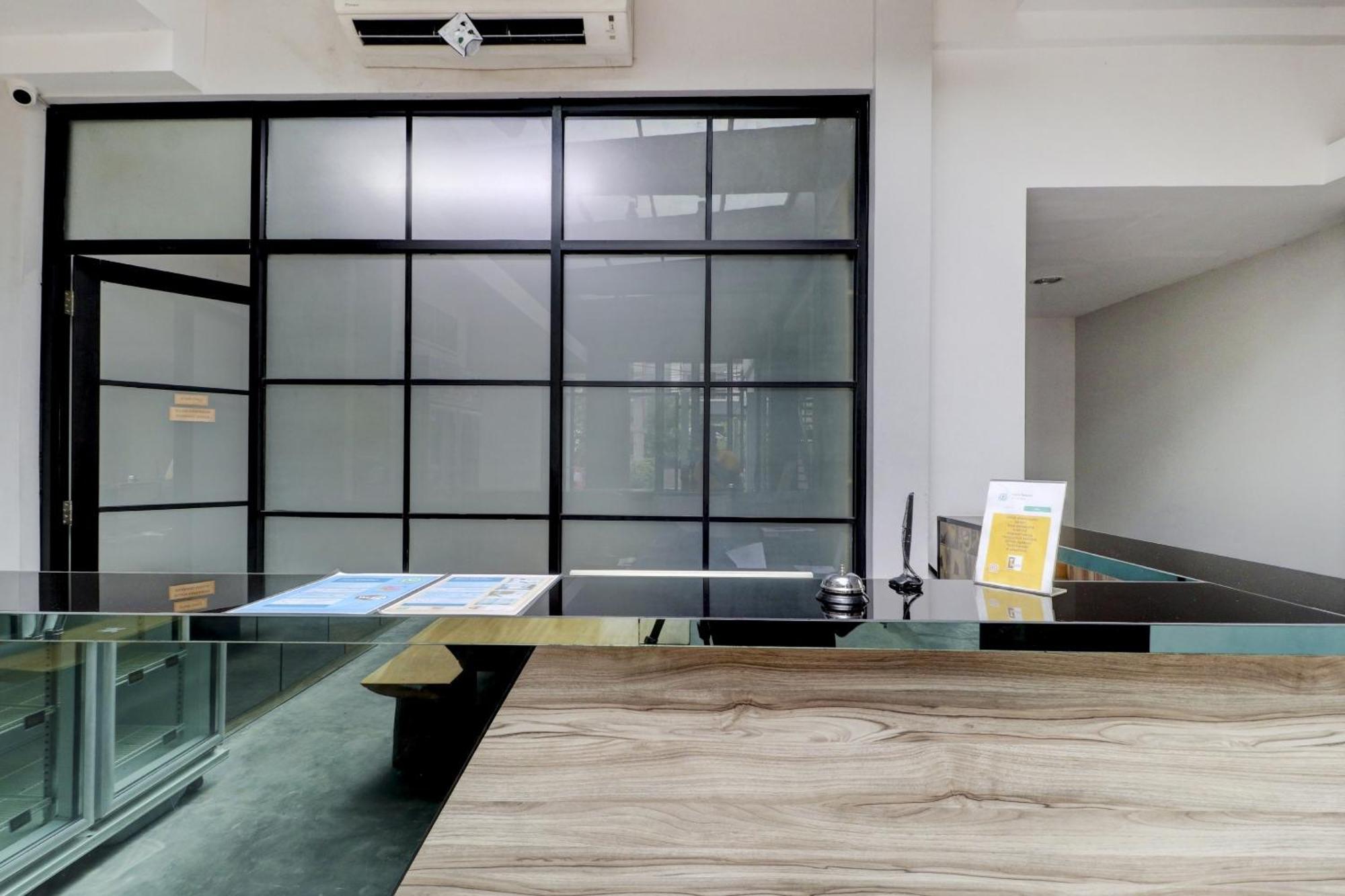 OYO Flagship 90775 I Sleep Hotel Bandung Exterior foto