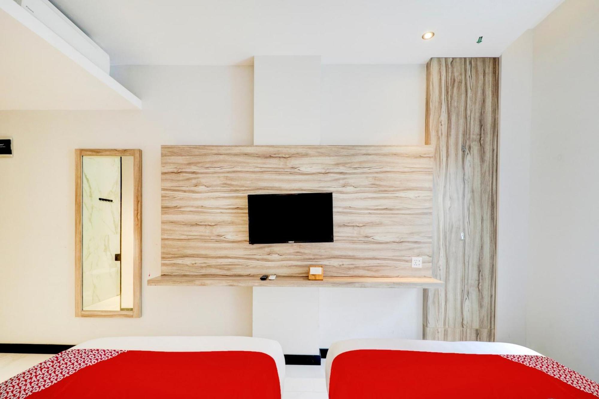 OYO Flagship 90775 I Sleep Hotel Bandung Exterior foto
