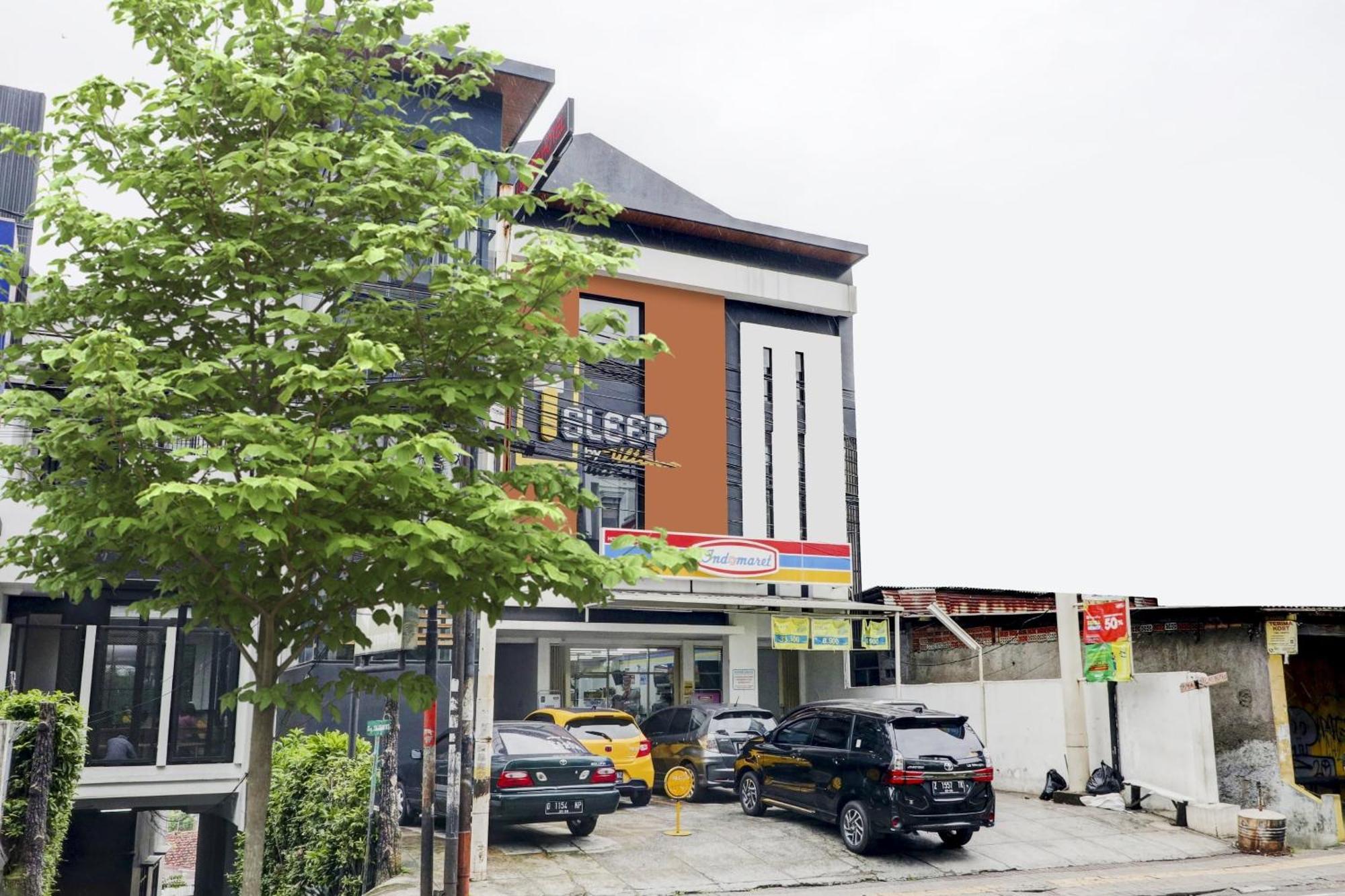OYO Flagship 90775 I Sleep Hotel Bandung Exterior foto